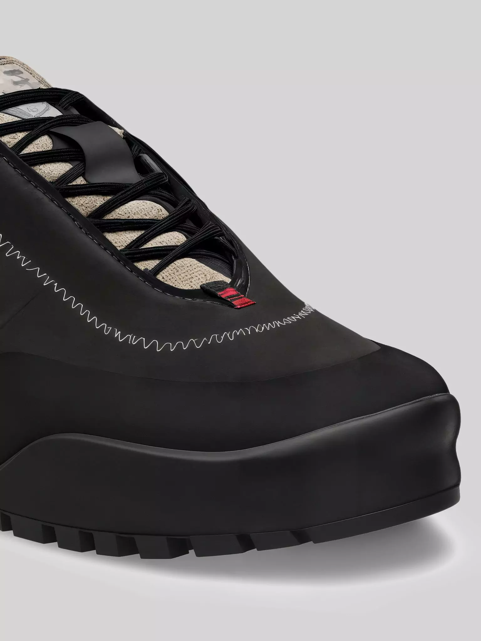 Lace-Up Outdoor Hiking Shoes - Image 3